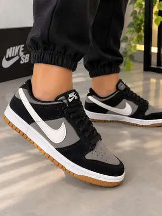 Nike Dunk Low Premium